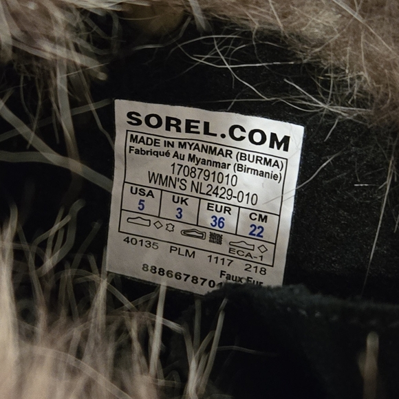 SOREL Joan Of Ark Waterproof Winter Boots, size 5 - Picture 3 of 11